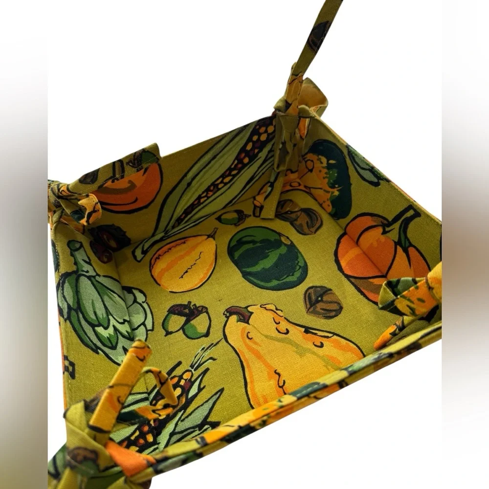 Vintage Fabric Bread Basket with corner ties. NEW - NEVER USED.